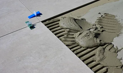 Colocación de suelo porcelánico